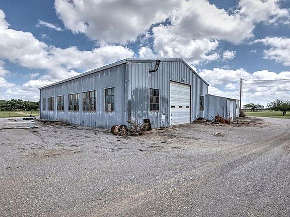 3rd image of 171257 N 2865th Rd