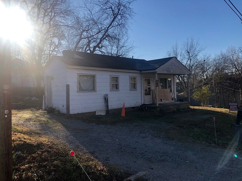 2nd image of 602 Bryant St