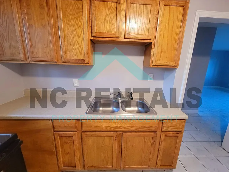 3211 Donnell St — Photo 4