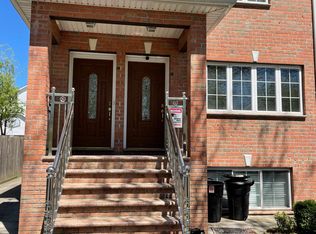 16427 78th Ave, Fresh Meadows, NY 11366