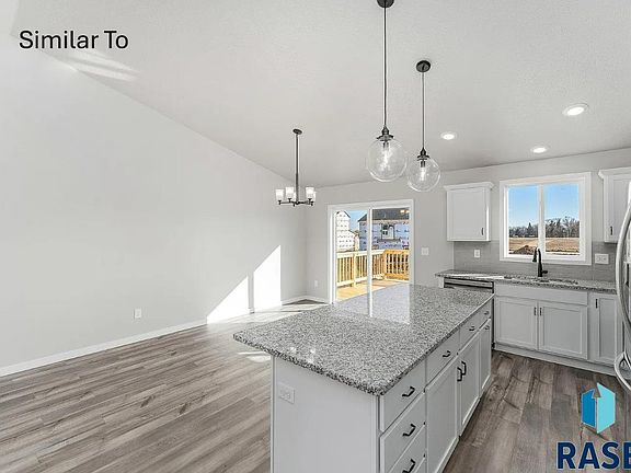 5th image of 2205 E Alexa St