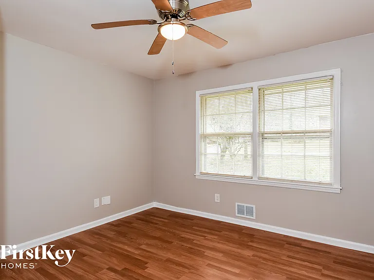 1917 Annette Ln — Photo 12