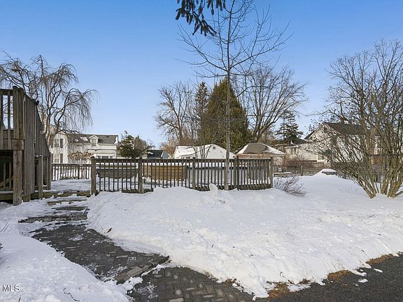 5th image of 11 Hudson Street