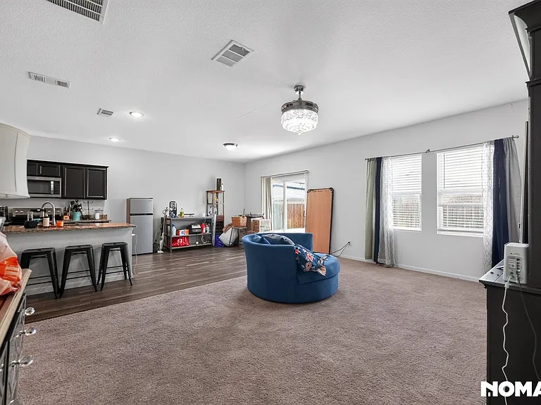 318 Dove Creek Ln — Photo 36