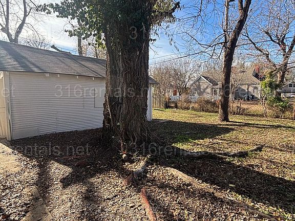 3rd image of 521 N Summit St