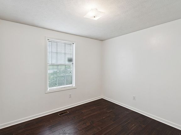 5th image of 2647 Old Clarksville Pike