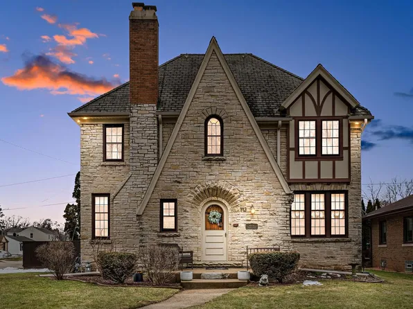 712 Lake DRIVE, South Milwaukee, WI 53172