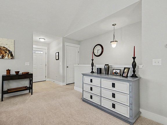 4th image of 3474 Breezewood Ct SE