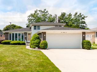482 Lillian Ln, Des Plaines, IL