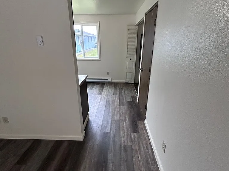 795 Elm Ave — Photo 4