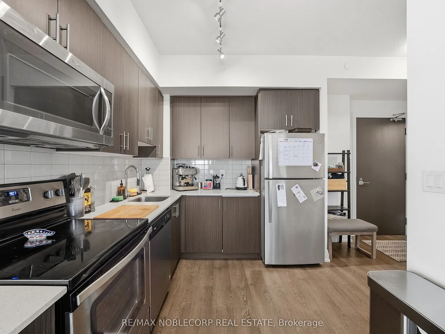 2 bed, $2,850 — Photo 4