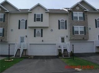 547 Ten Point Ln, Cranberry Twp, PA 16066