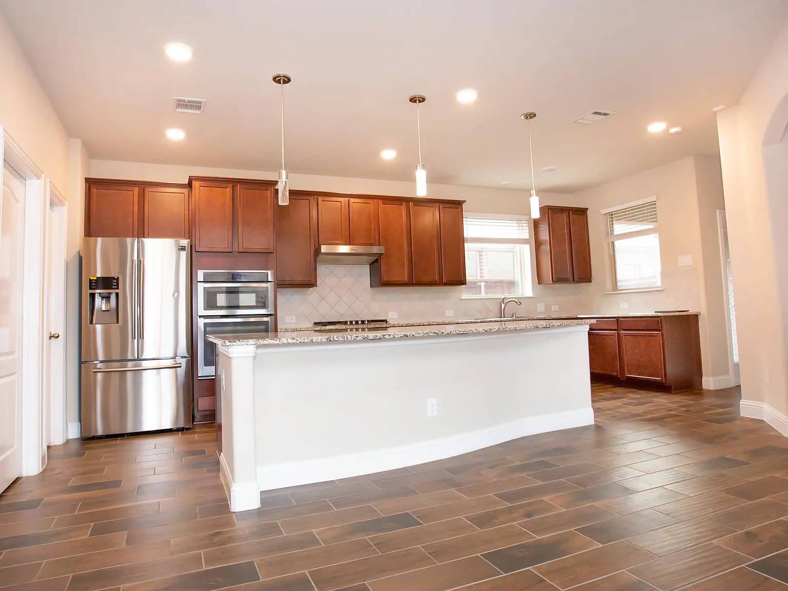 4 bed, 3.5 bath, 2975 sqft, $3,250 — Photo 2