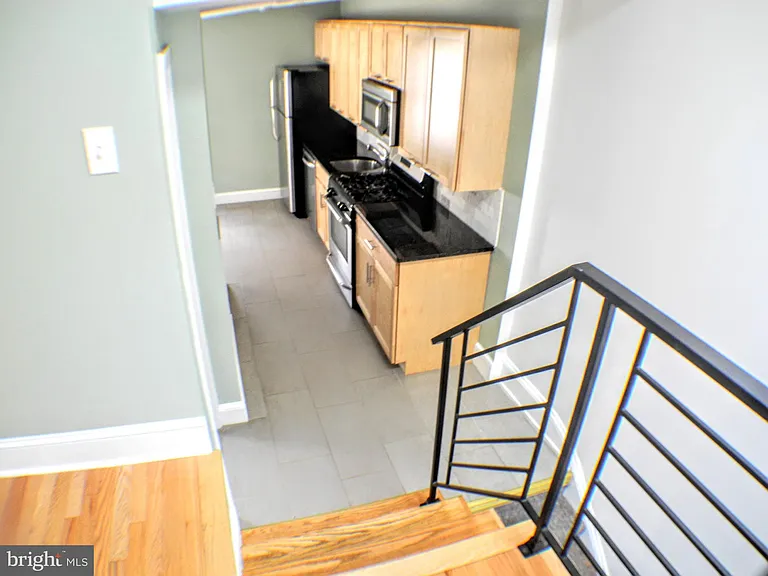 739 N 17th St #3 — Photo 8
