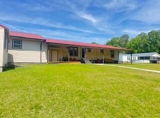 1045 Autumn Ln, Summerton, SC 29148