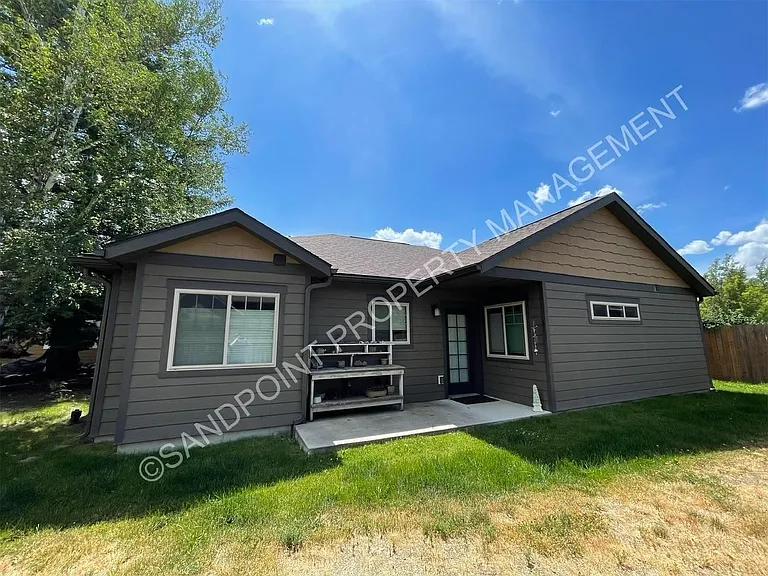 326 Maddie Ln — Photo 3
