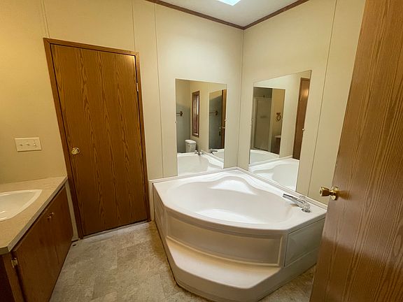 4th image of 387 Willow Oak Ln #387