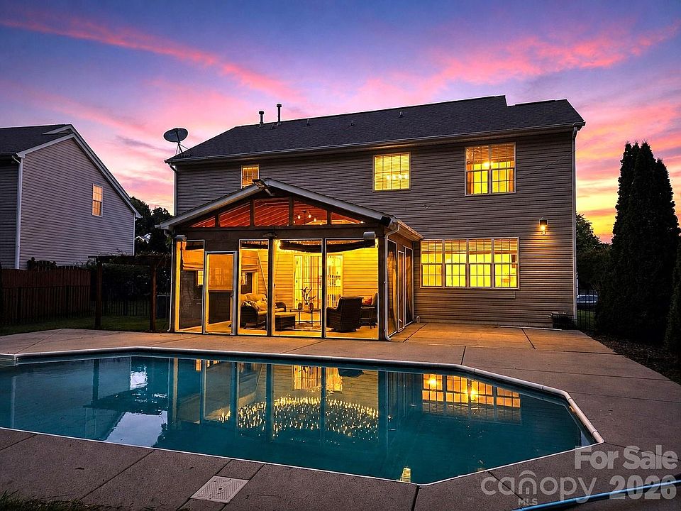 1st image of 17126 Cambridge Woods Ct