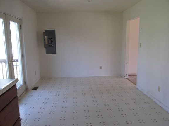 3rd image of 120 W Glenn St