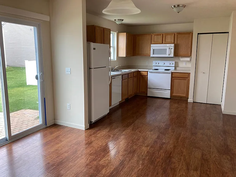 8413 Walnut Hl — Photo 5