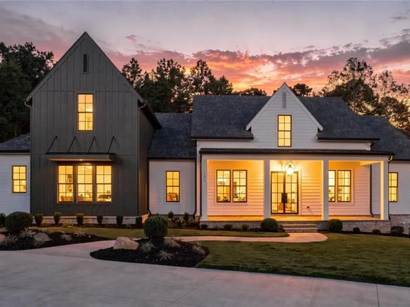 203 Memory Ln, Canton, GA 30115