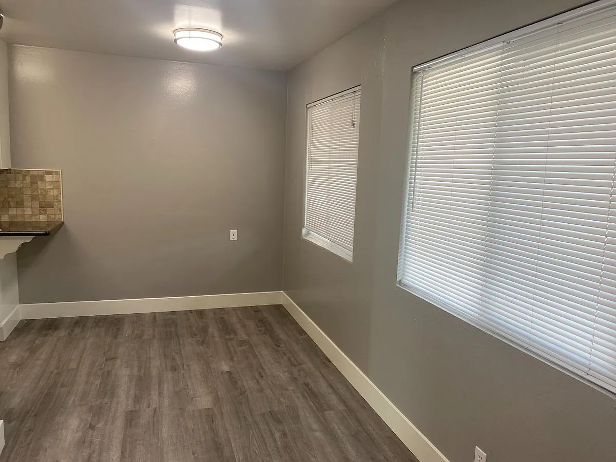 Unit Photo - 193 Cleveland Ave #5
