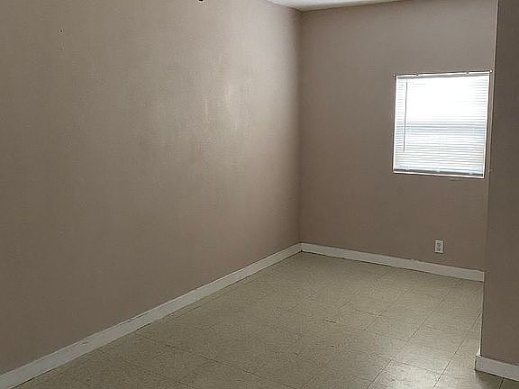 4th image of 923 Cantrell Dr