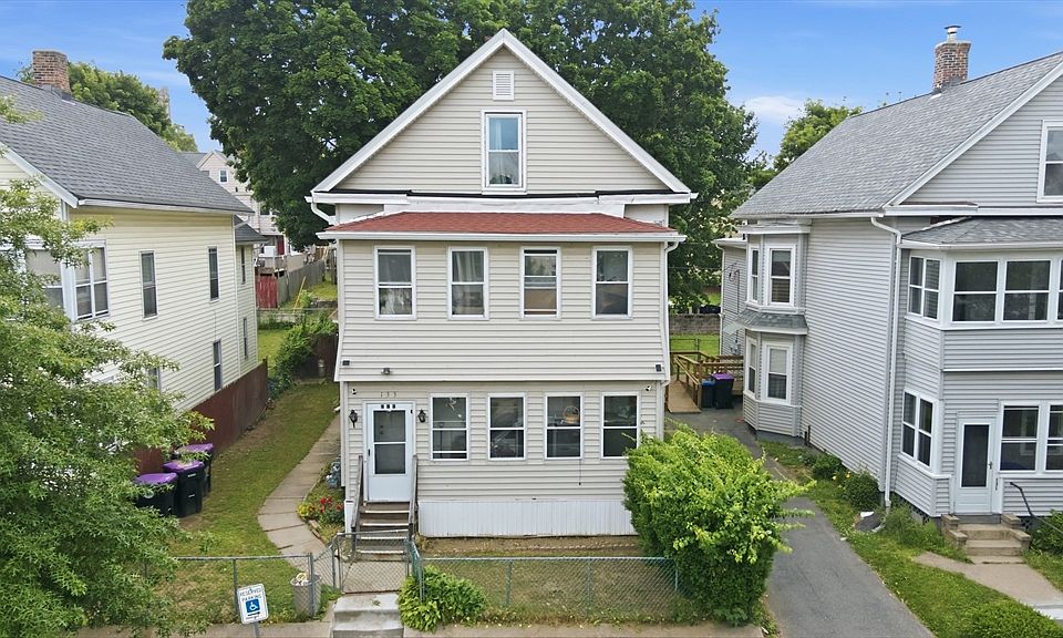 1st image of 133 Oak St