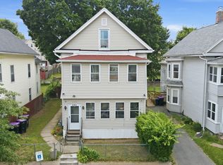 133 Oak St, Holyoke, MA 01040