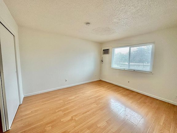 3rd image of 765 Carro Dr #4
