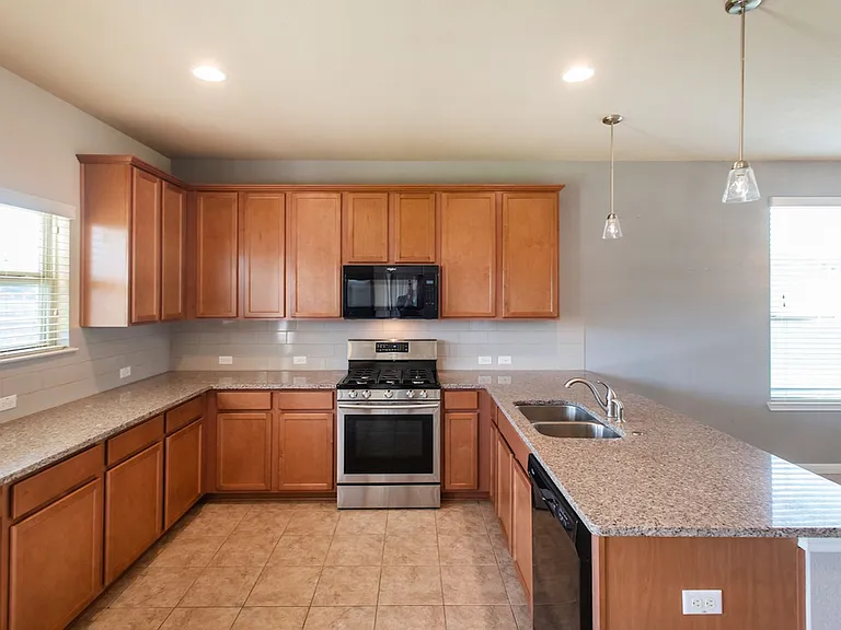 8113 Rosano St — Photo 12