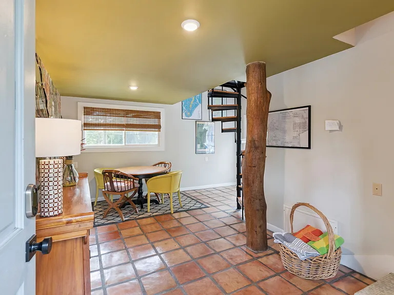 61 Maxwell Ave — Photo 12