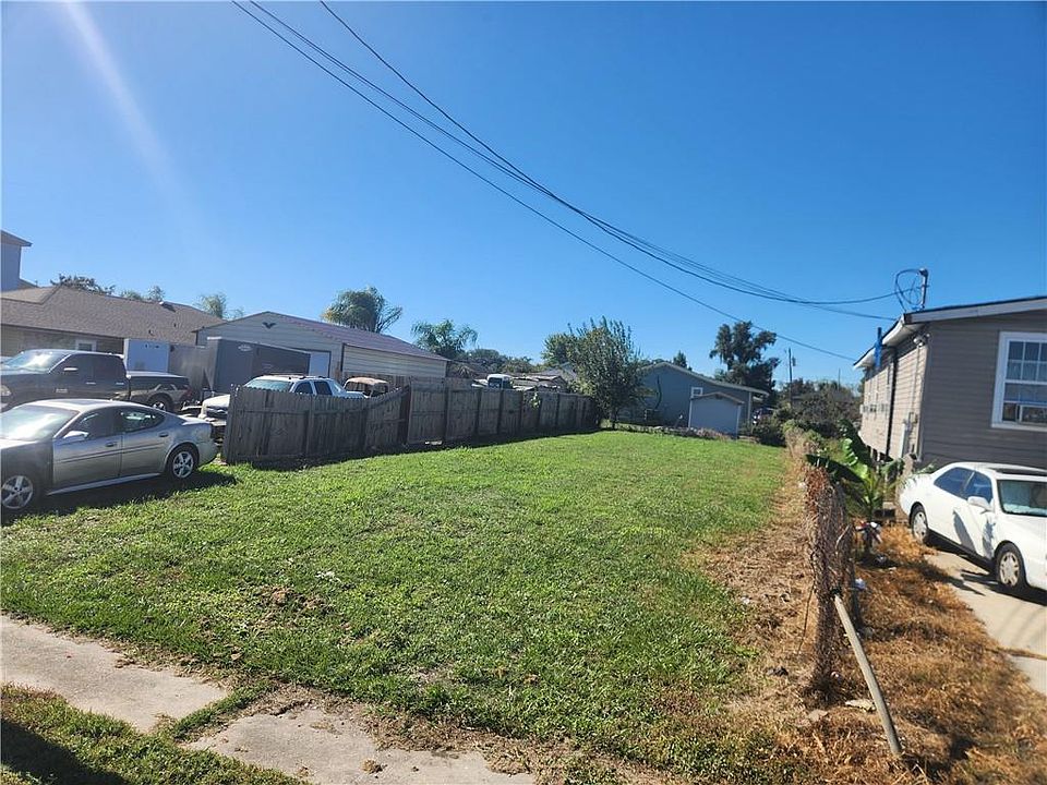 2nd image of 3133 Dawson St