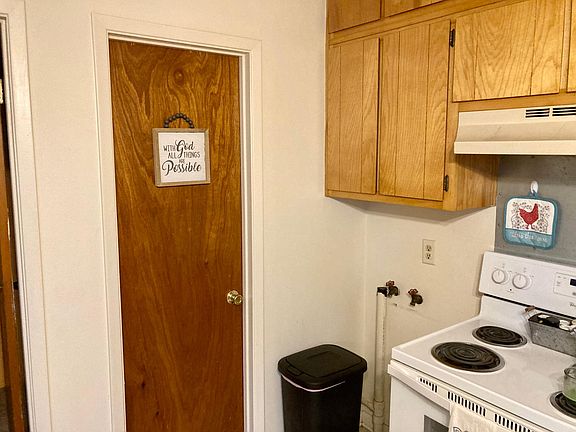 5th image of 254 E Oakdale Ave #A