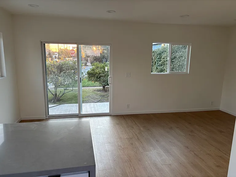 12671 Victoria Ave #12671 — Photo 9