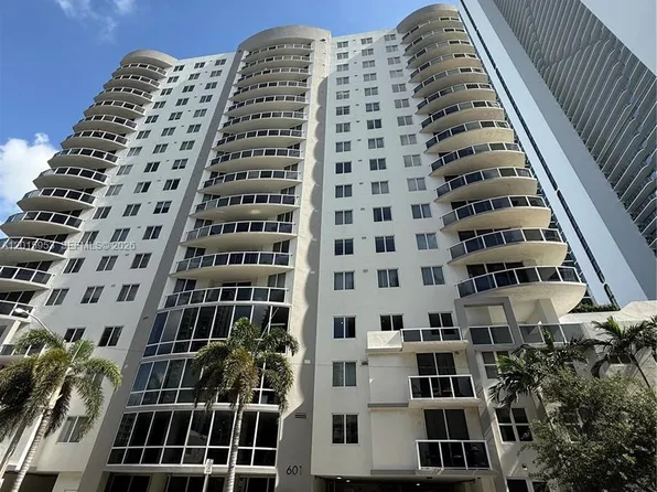 601 NE 23rd St APT 707, Miami, FL 33137