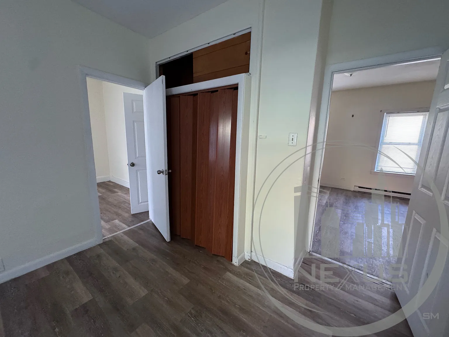 3 bed, 1000 sqft, $1,800 — Photo 2