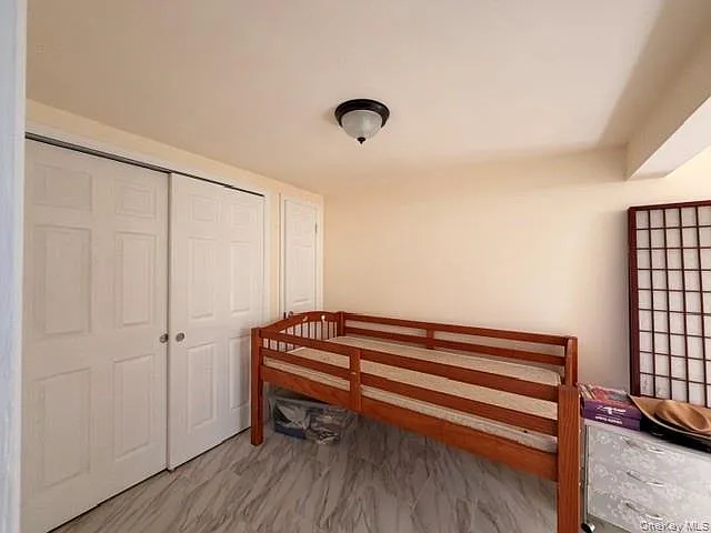 3 bed, 1.0 bath, 1056 sqft, $2,500 — Photo 3