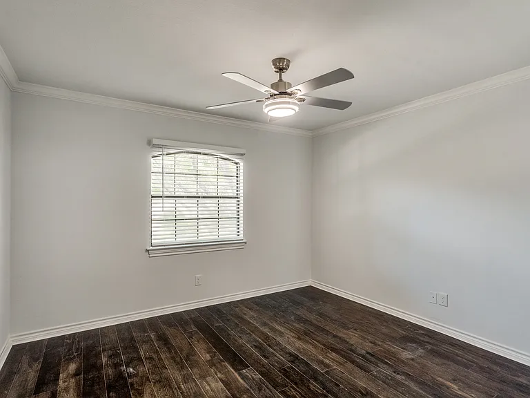 5308 Brougham Ln — Photo 17