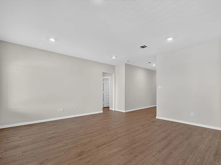 503 Northern Red Dr — Photo 5