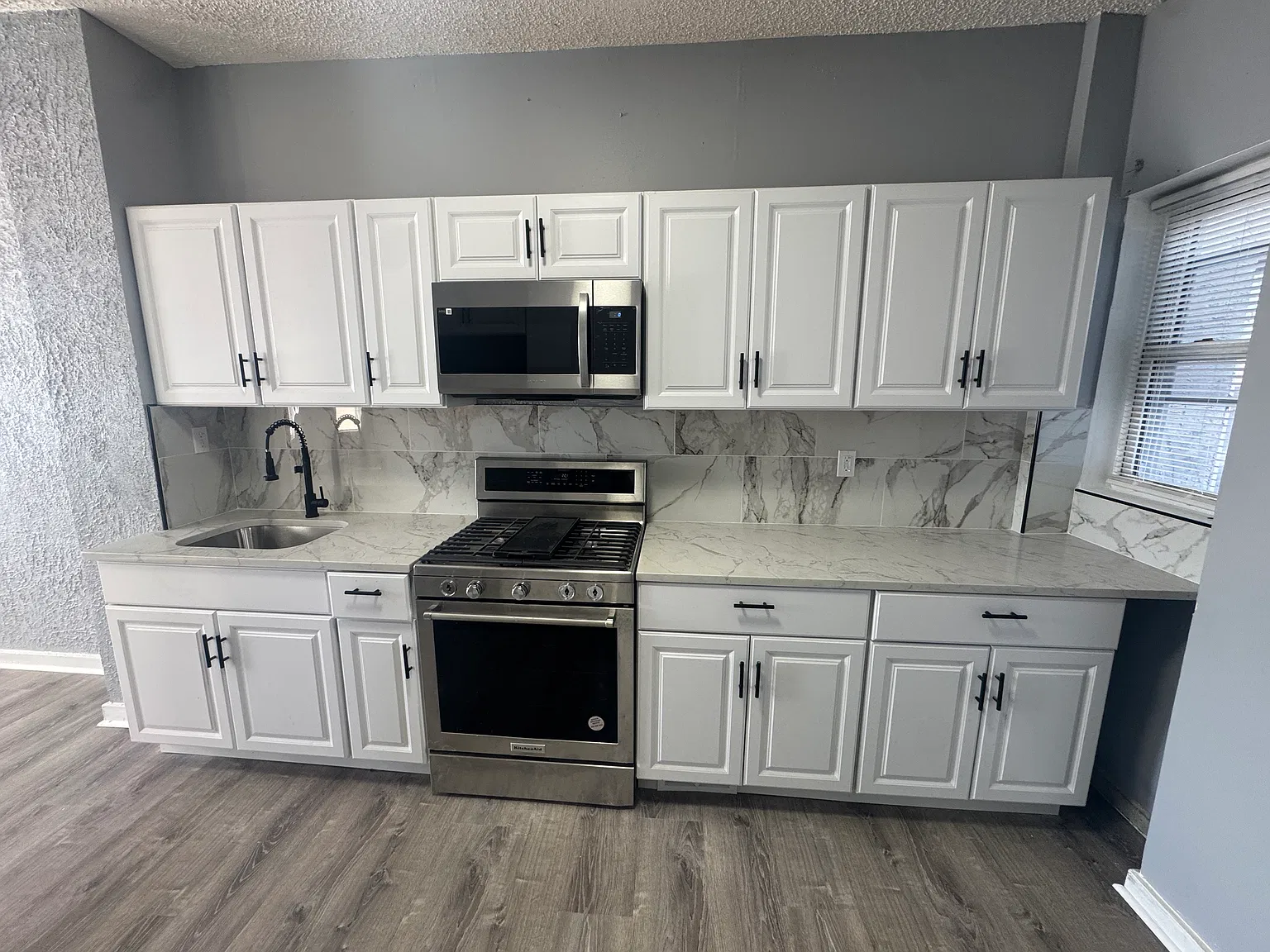 4 bed, 1.5 bath, 1566 sqft, $1,900 — Photo 3