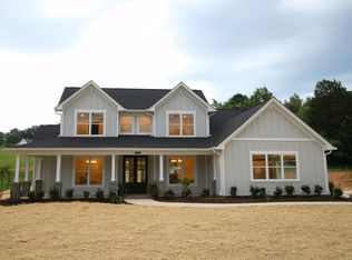 179 Harbour Dr, Clinton, TN 37716