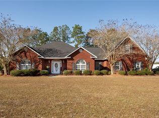 851 Carriage Ln, Waycross, GA 31503