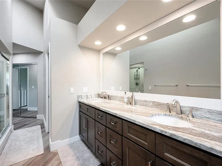 27113 Oakwood Lake Dr — Photo 24