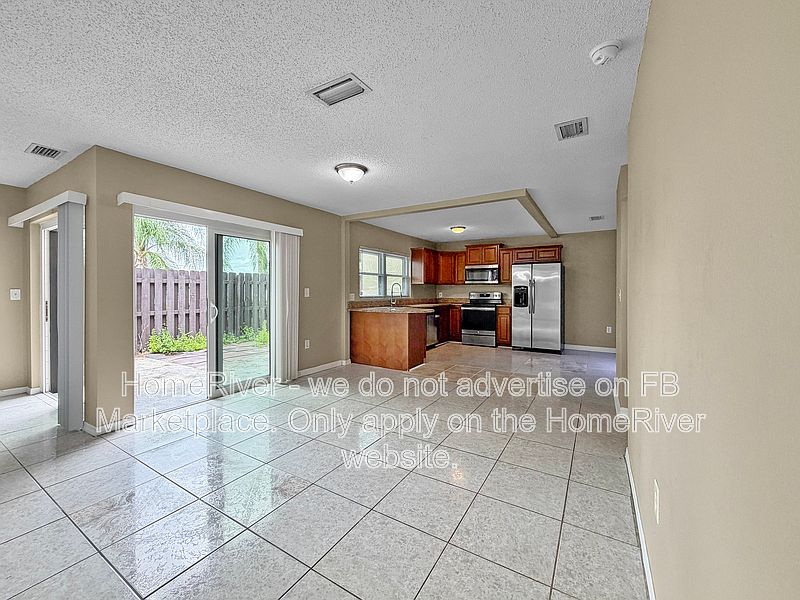 1st image of 404 Hunter Cir