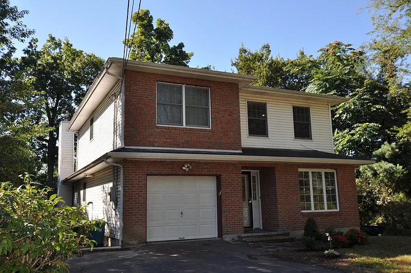 139 Lakeside Dr N photo 1