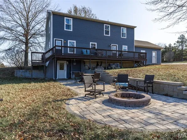 2161 Young Rd, Pacific, MO 63069