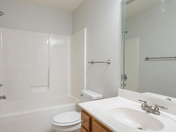 5th image of 801 Applebrook Dr #801