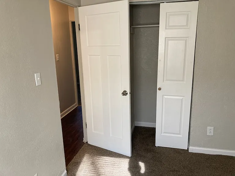 6208 Lorimer St — Photo 7