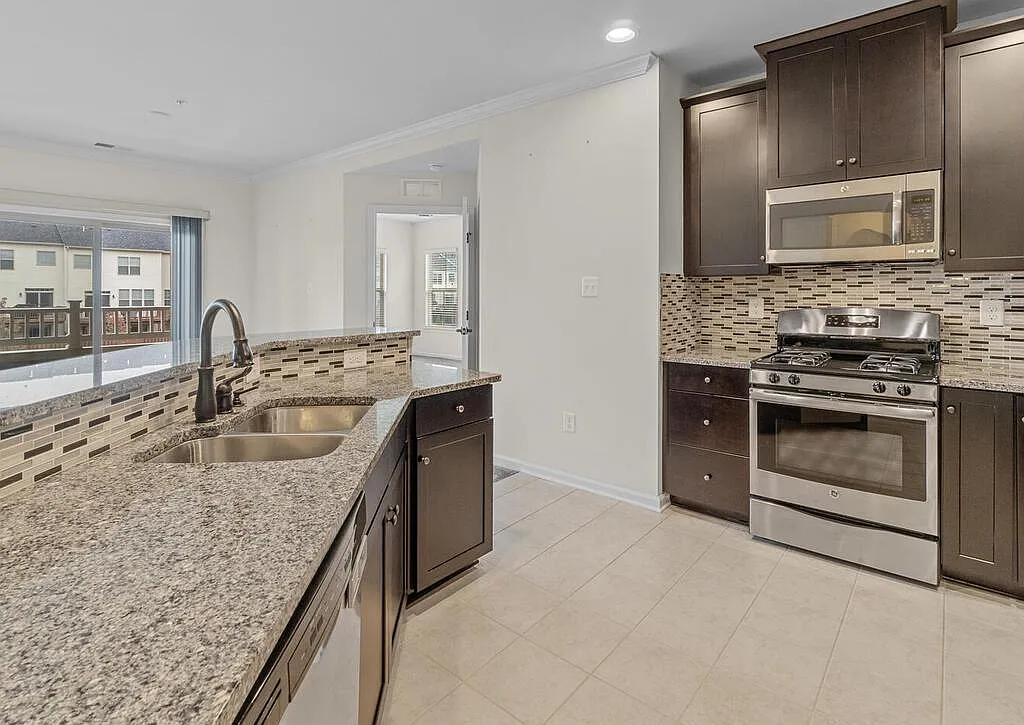 6501 Walcott Ln — Photo 2